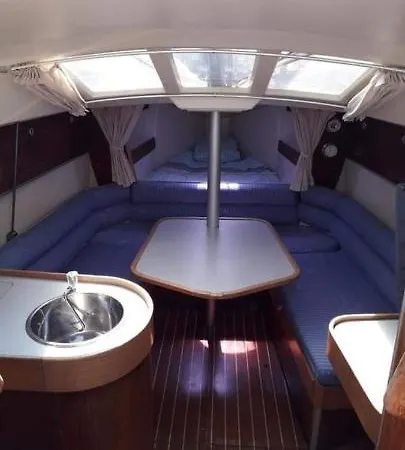 Bateau A Quai St Raphael, 4 Couchages , Voilier Etap 28i Botel Saint-Raphael (Var)